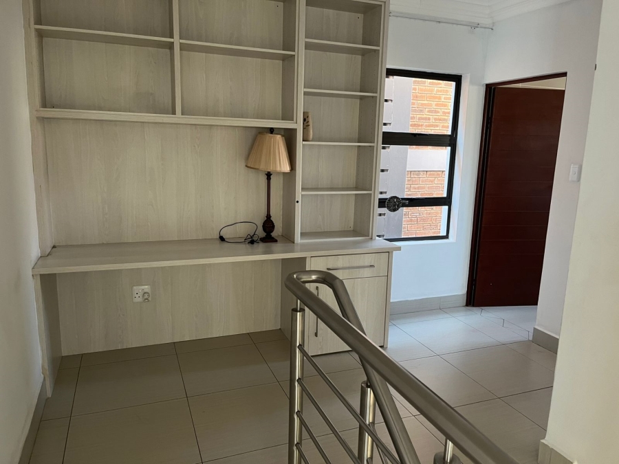 4 Bedroom Property for Sale in Heuwelsig Free State